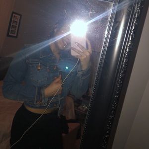 Cropped Levi Jean jacket